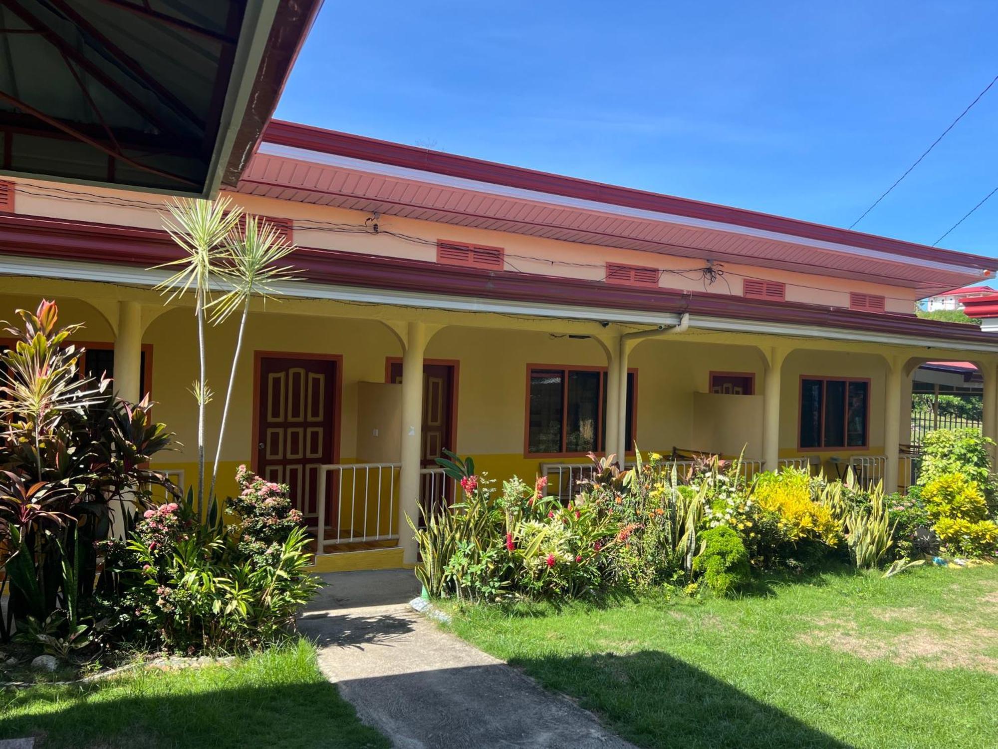 Uptown Guesthouse Siquijor Kültér fotó