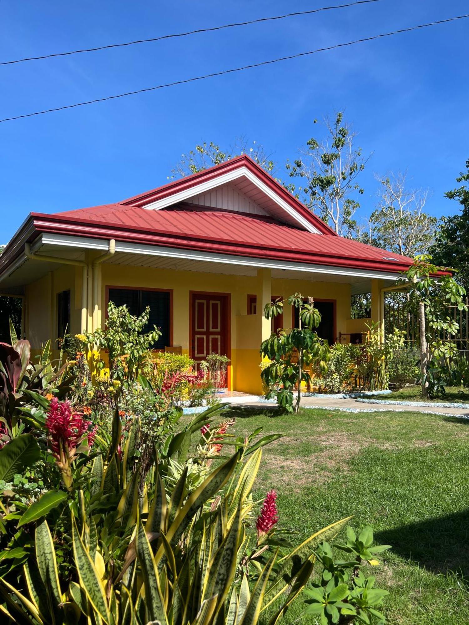 Uptown Guesthouse Siquijor Kültér fotó