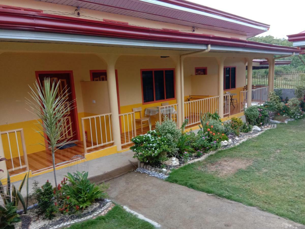 Uptown Guesthouse Siquijor Kültér fotó